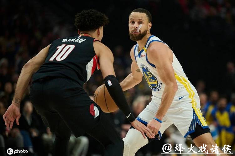 库里三节17+9+10新援22分 勇士大胜开拓者35分